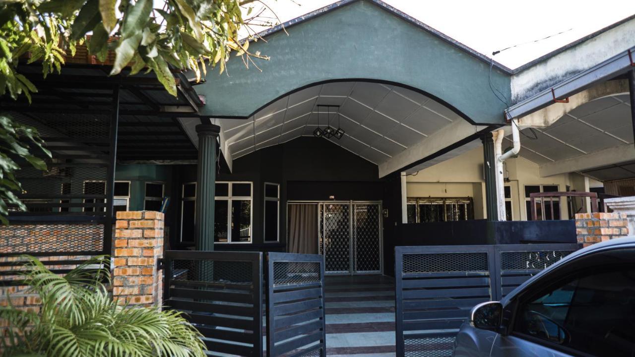 NikQi's Homestay Temerloh Luaran gambar