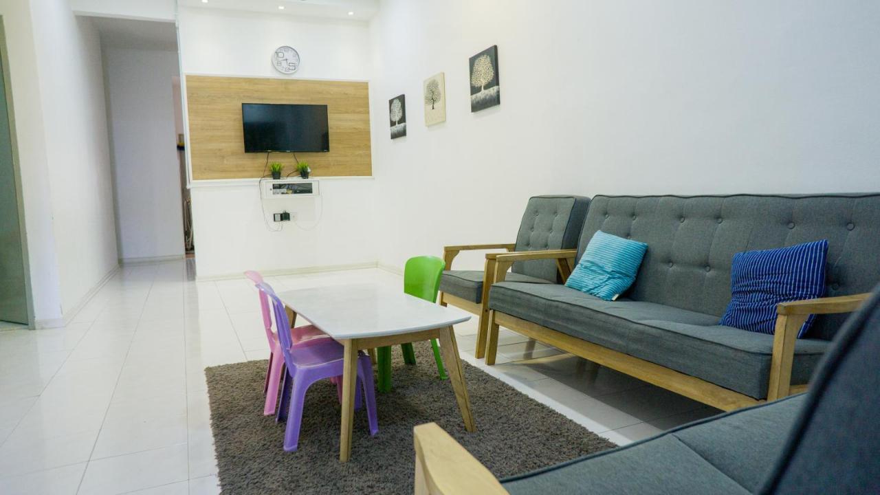 NikQi's Homestay Temerloh Luaran gambar