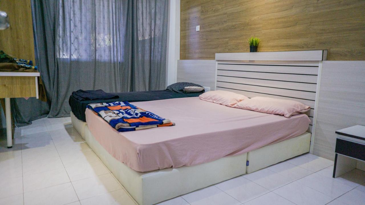 NikQi's Homestay Temerloh Luaran gambar