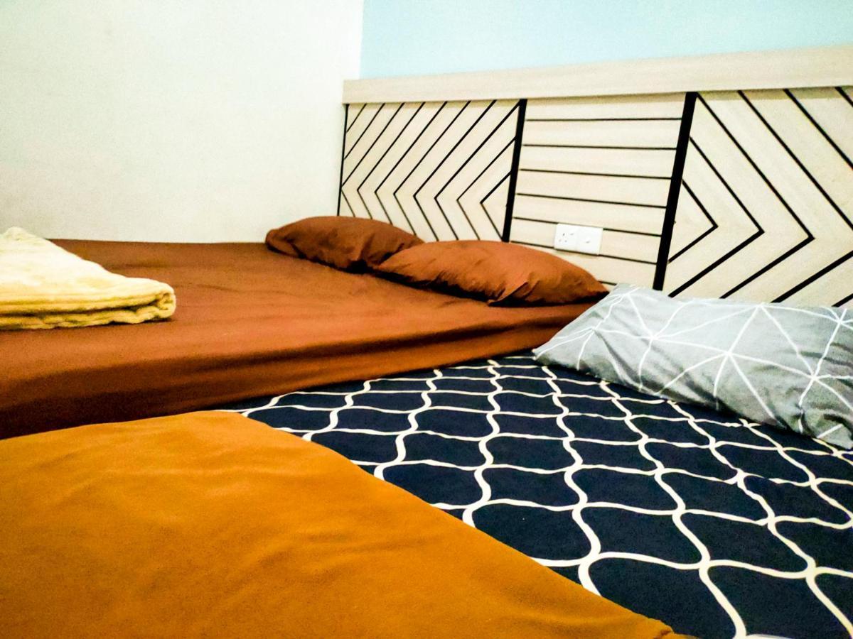 NikQi's Homestay Temerloh Luaran gambar