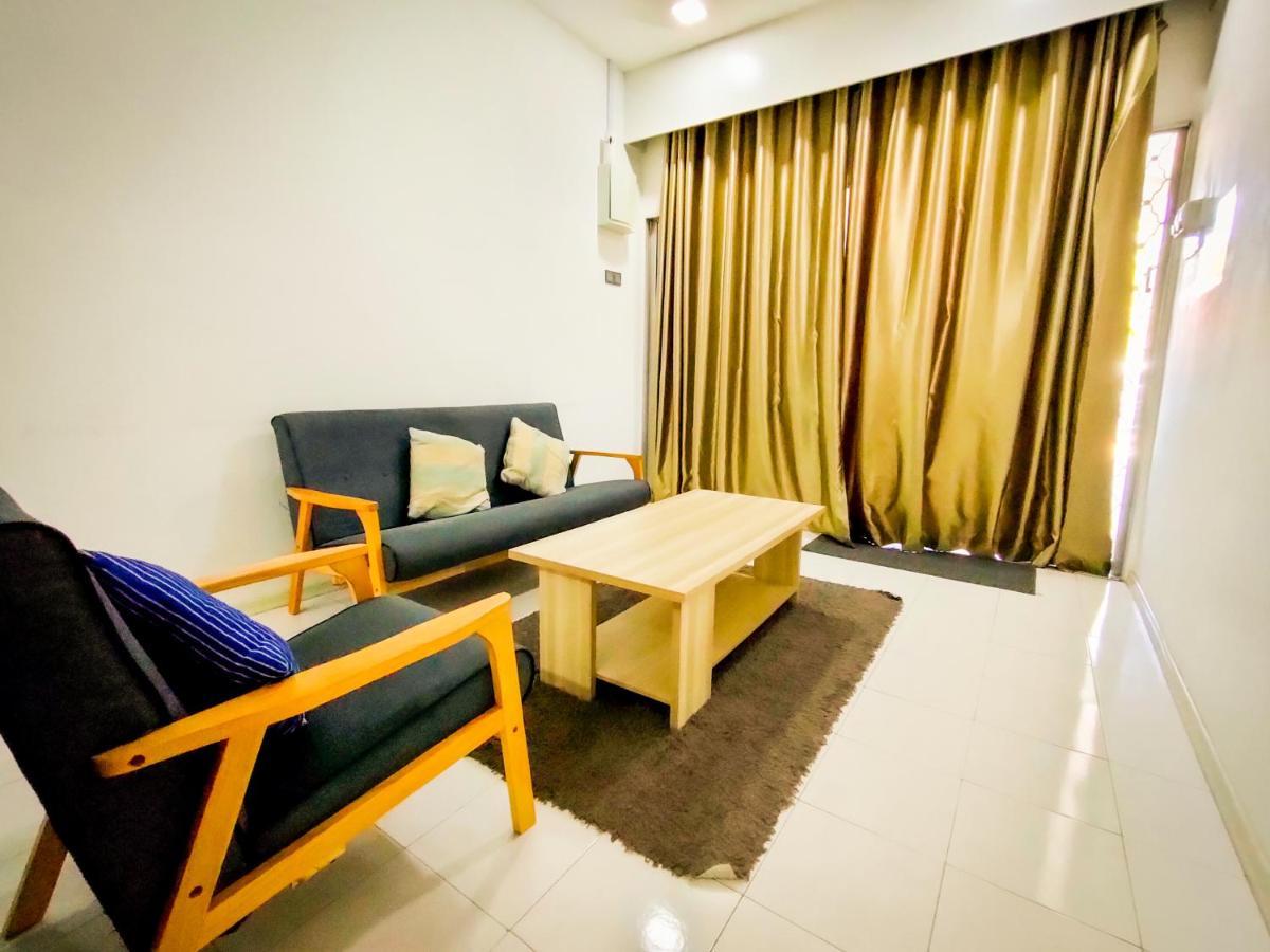 NikQi's Homestay Temerloh Luaran gambar